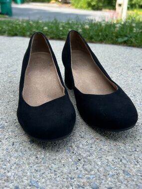 Naturalizer Classic Black Suede Block Heel Pumps - Women